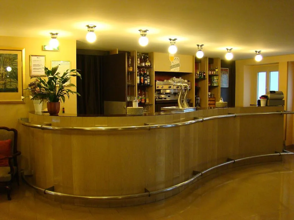Hotel Saint Sebastien 루르드